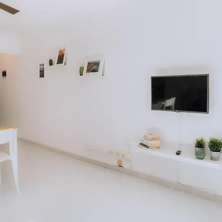 Aparthotel Location In A Great Complex With 300mbps Internet